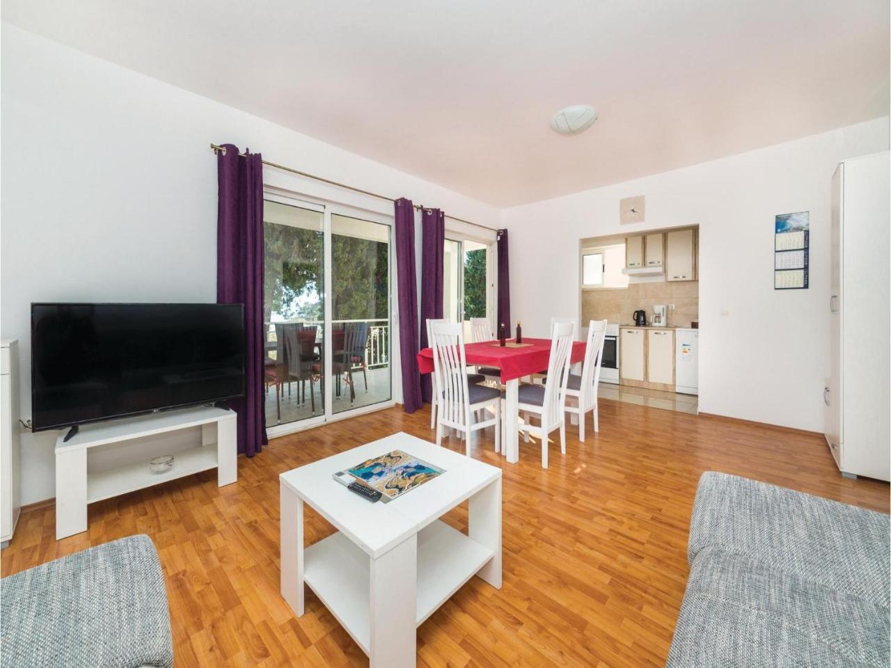 Cozy Apartment In Blace With Wifi Exterior foto